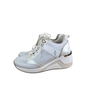 Skechers Street LA Million Air Up There Sneakers In Off‎ White 8.5